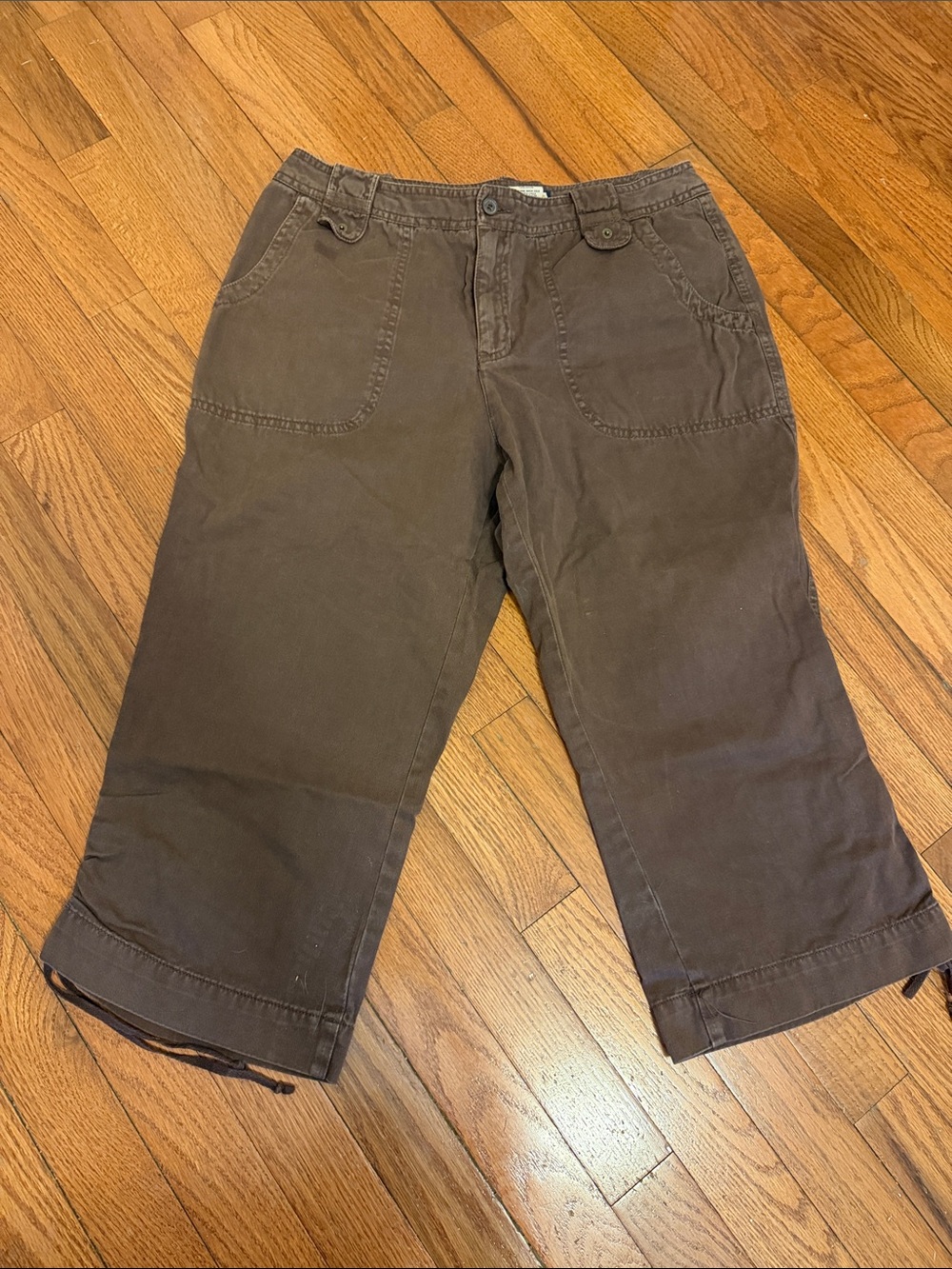 Caribbean Joe Brown Cargo Capris with Button Tabs petite